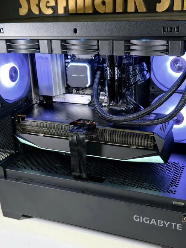 Ryzen 7 7800X3D RX 9070XT B840 32GB 2TB - SM116PC