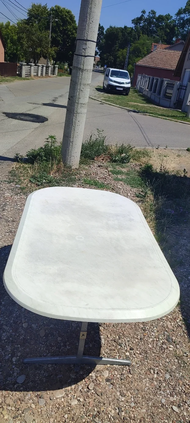 sto stratie za dvoriste i bastu 165x95x72cm.medijapan-metal