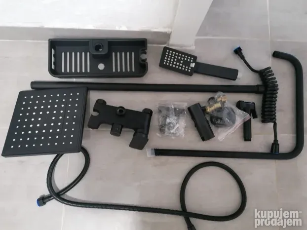 Usponski tus Crni Mat  sa slavinom Kocka NOVO
