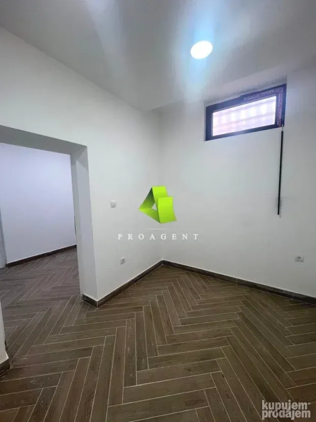 Renoviran poslovni prostor u centru