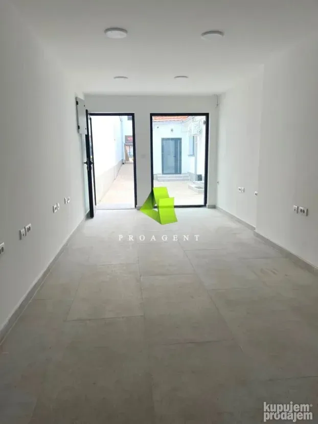 Renoviran poslovni prostor u centru