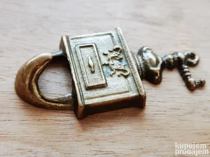 Bronzana Kuka za Civiluk