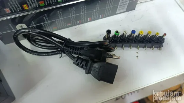 Univerzalni punjač za lap top