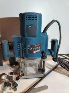 Glodalica Bosch GOF 1700 ACE