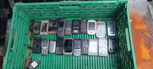 20 mobilnih telefona retro starih za delove samo zvati
