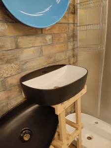Lavabo nadgradni crmo-beli 50x38