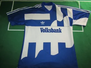 Fudbalski dres Volksbank, br.13, retro,