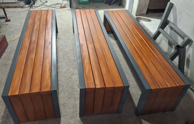 Klupa,Klupe Bastanske garniture za dvoriste,park,bastu..