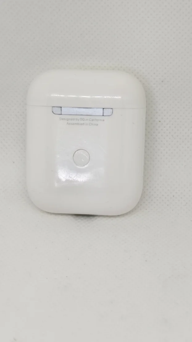 Airpods with Charging Case ODLIČNE (kopija)