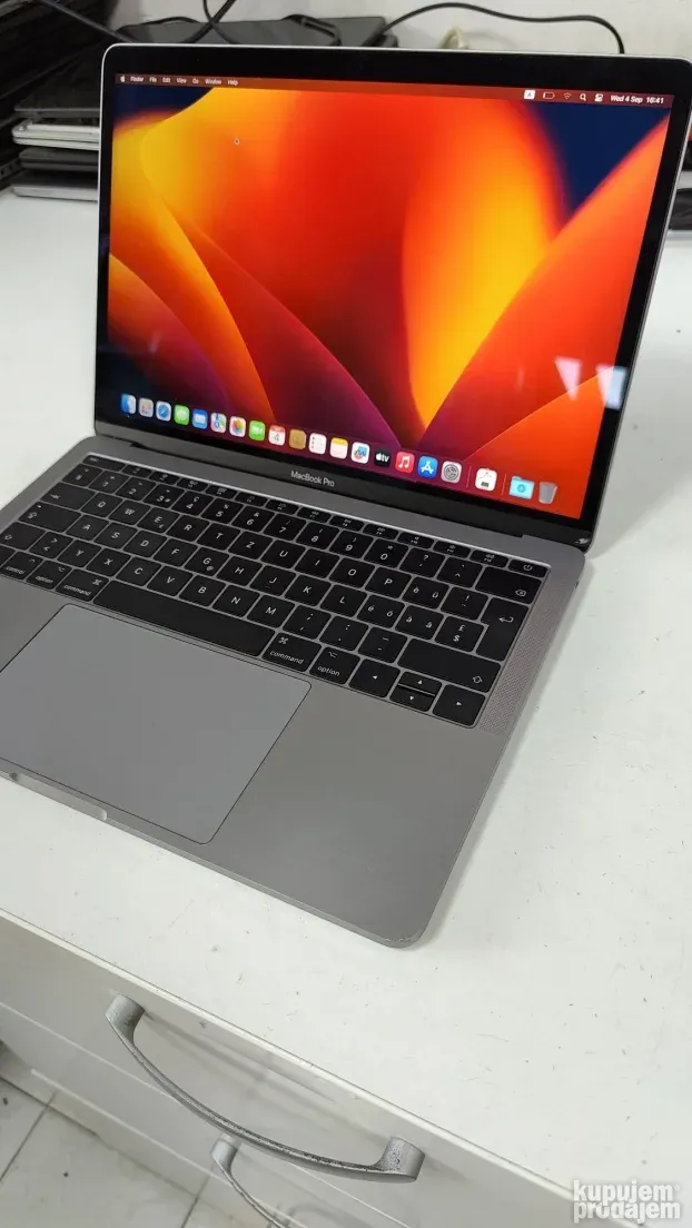 Macbook PRO 13 2017 Core i5 8gb 256ssd 2K retina