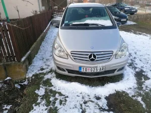 Mercedes B 180
