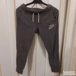 Nike donji deo trenerke veličina XS