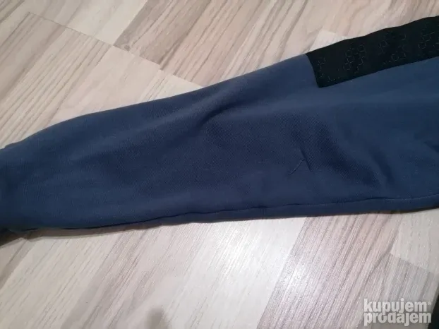 558 - UNDER ARMOUR duks M Original