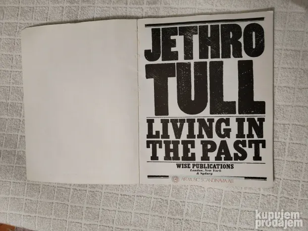 Jethro Tull Living in the past notna knjiga
