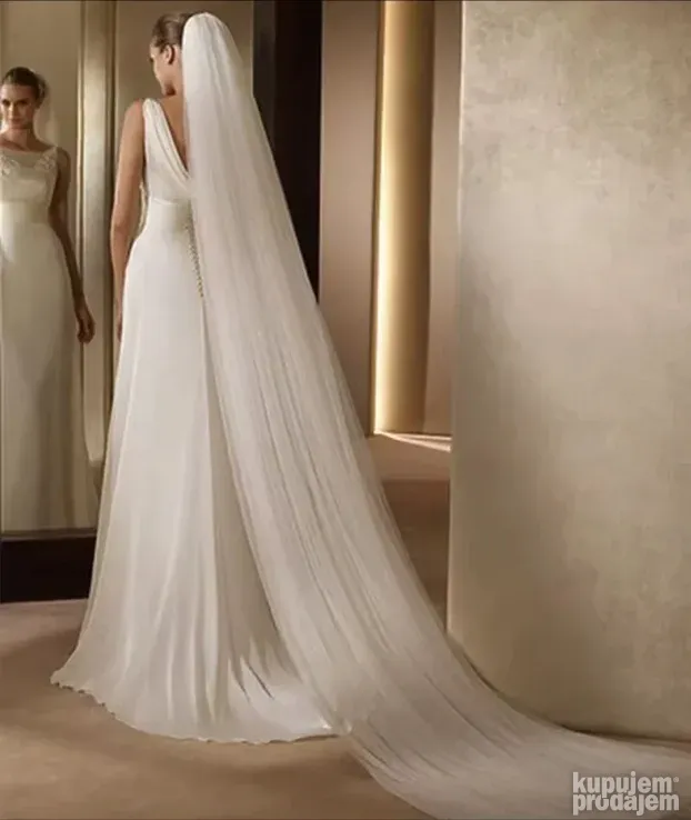 Veo beli Barokni za kosu 3 m - Nov, predivan