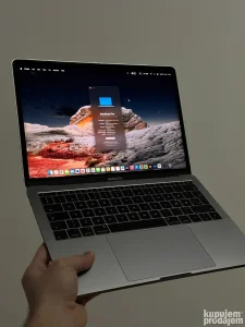 MacBook Pro 13" (2017) i5 / 8GB / 256GB SSD