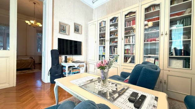 Lukijana Mušickog, Opština Novi Sad, 5+ petosobna, 285 m²