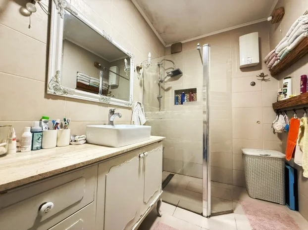 Lukijana Mušickog, Opština Novi Sad, 5+ petosobna, 285 m²