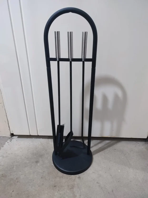 Stalak korpa za drva pribor za ciscenje novo