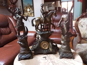 Kaminski Sat sa Figurama-Visina 70 cmFiksno