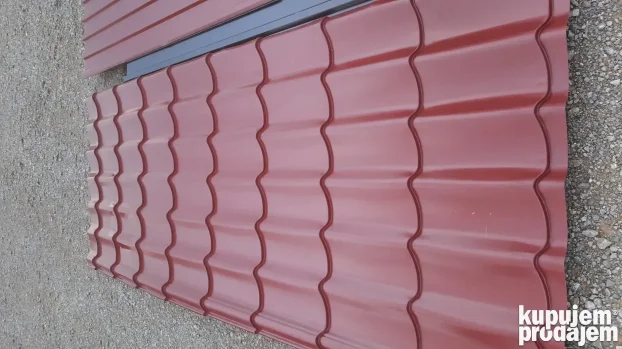 Pokrovan-zidni lim,crne cevi.