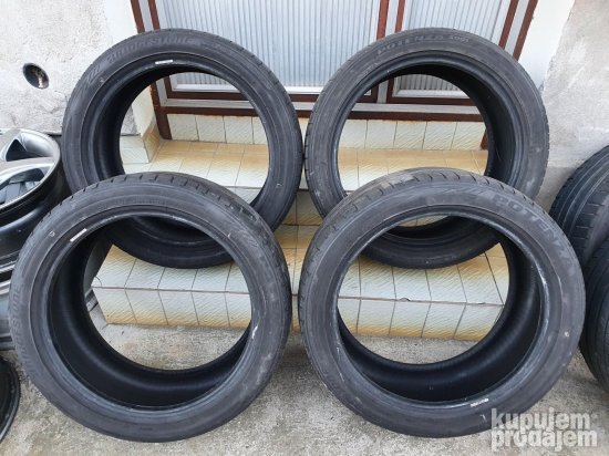 Dve dobre letnje gume 18 ke BRIDGESTONE 245-40/18 Dot 0218 s