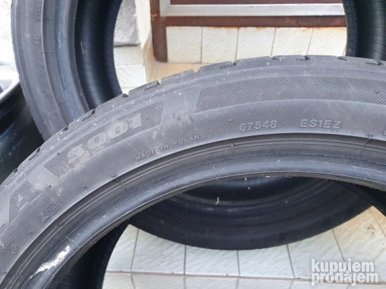 Dve dobre letnje gume 18 ke BRIDGESTONE 245-40/18 Dot 0218 s