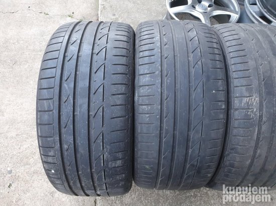 Dve dobre letnje gume 18 ke BRIDGESTONE 245-40/18 Dot 0218 s