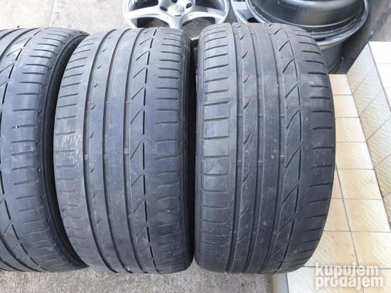 Dve dobre letnje gume 18 ke BRIDGESTONE 245-40/18 Dot 0218 s