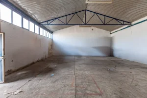 Izdaje se magacinski prostor kod restorana Princ, 180m2