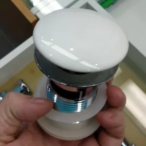 Klip klap okrugli beli keramički za lavabo sa prelivom