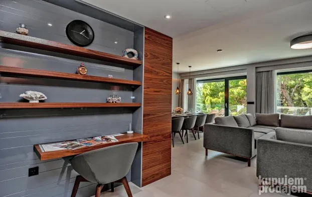 Vila sa bazenom Makarska