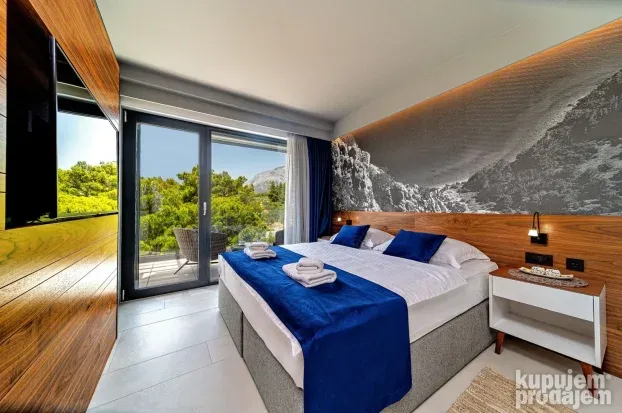 Vila sa bazenom Makarska