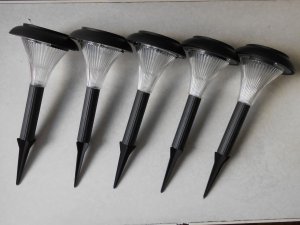 Solarne LED lampe CRNE (5 KOMADA)