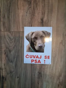 LABRADOR ŽUTI - Čuvaj se psa nalepnice i metalne table