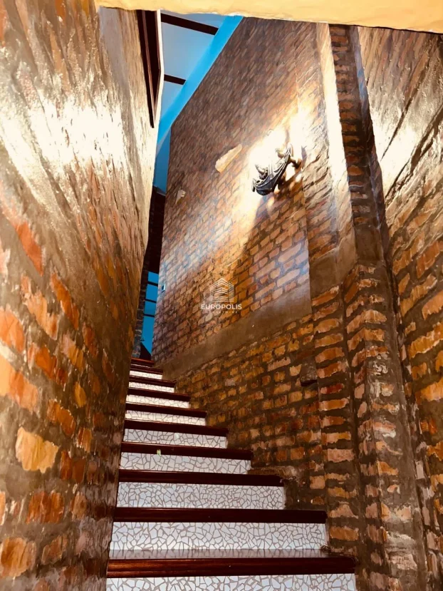 Voje Radića, Jajinci, 4.0 četvorosobna, 367 m²