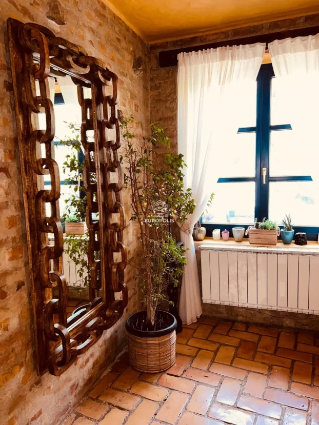 Voje Radića, Jajinci, 4.0 četvorosobna, 367 m²