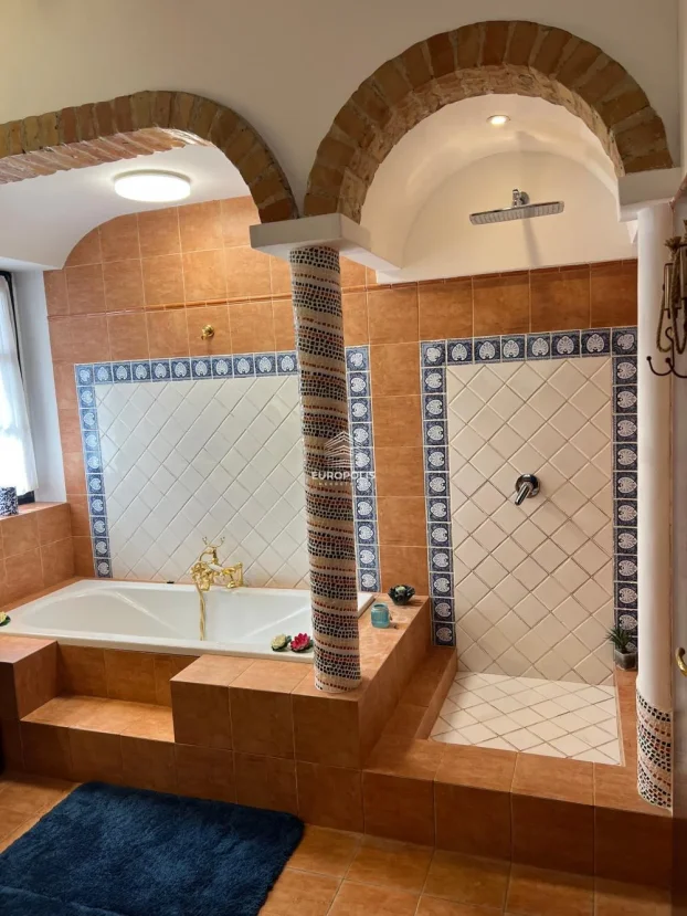 Voje Radića, Jajinci, 4.0 četvorosobna, 367 m²