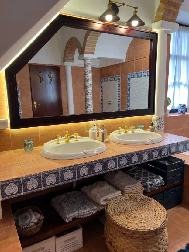 Voje Radića, Jajinci, 4.0 četvorosobna, 367 m²