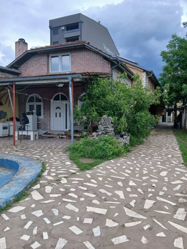 Kičevo, 5+ petosobna, 800 m²