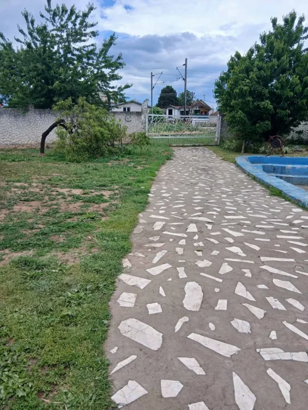 Kičevo, 5+ petosobna, 800 m²