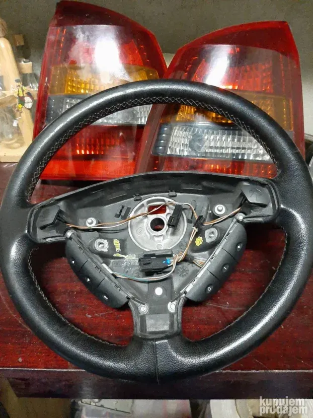 Opel volan komande na volanu
