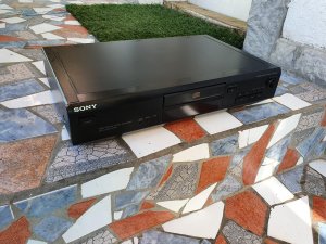 Sony CDP-XE200