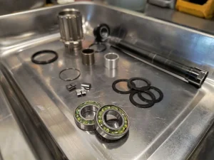 MAGNUM BIKE - Сервис Freehub-a - Нови Сад