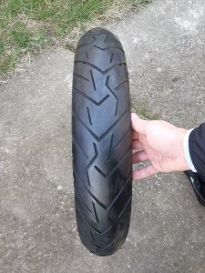 Moto guma pirelli 120/70/19 god 2016