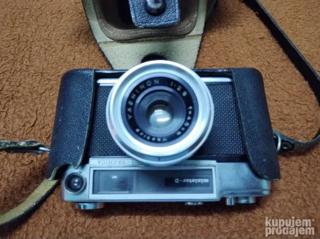 Stari foto aparat YASHICA YASHINON 1:2,8 Japan, NEISPITAN