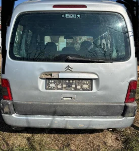 motor zadnjeg brisaca citroen berlingo