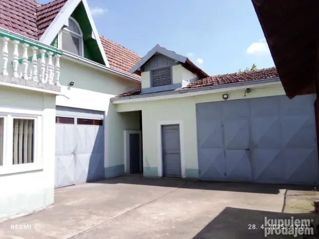 Šid spratnica 397m2 sa tri stambene jedinice HITNO!