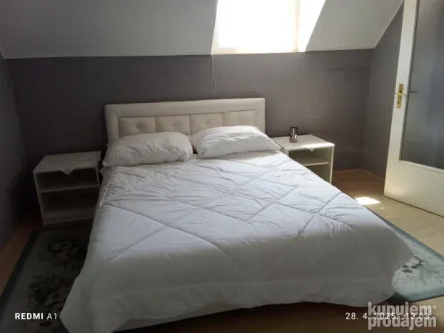 Šid spratnica 397m2 sa tri stambene jedinice HITNO!