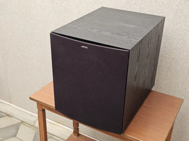 Jamo J12 - Powered Subwoofer 400 Watt / 12 Inch Bass